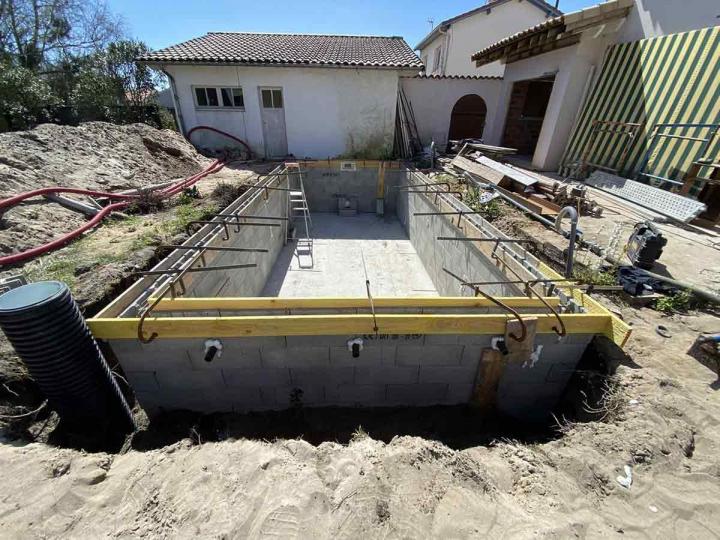 Construction piscines traditionnelles Le Teich,